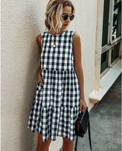 Load image into Gallery viewer, Summer sleeveless plaid casual loose pocket pullover dress