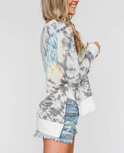 Load image into Gallery viewer, Gradient color printing round neck long-sleeved t-shirt female models