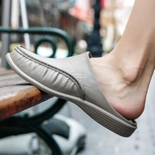 Load image into Gallery viewer, Hommes de grande taille Pantoufles confortables sans dossier Sandales en cuir décontractées