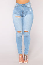 Load image into Gallery viewer, Hannah High Rise Jeans - Light Blue Wash
