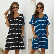 Load image into Gallery viewer, Robe d'été rayée à manches courtes et tie-dye
