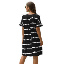Load image into Gallery viewer, Robe d'été rayée à manches courtes et tie-dye
