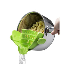 Load image into Gallery viewer, Hands-free Clip On Kitchen Food Strainer for Pot Bowl Pan
