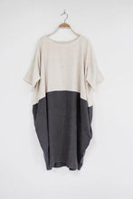 Load image into Gallery viewer, Oversized T-Shirt Dress In Color Block
