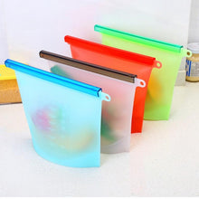 Load image into Gallery viewer, BREEZYLIVE Eco-Friendly Reusable Leakproof Silicone Food Storage Bag with Airtight Zip
