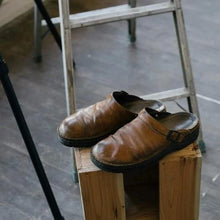 Load image into Gallery viewer, Pantoufles en cuir souple pour homme
