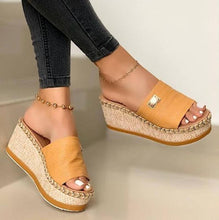 Load image into Gallery viewer, Platform Sandals
