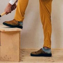 Load image into Gallery viewer, Men's Soft Leather Slippers
